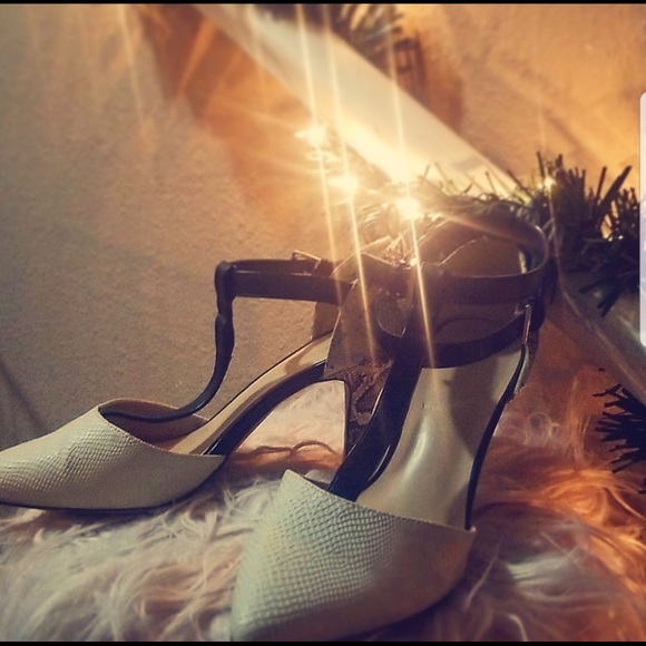 Apt. 9 Snake skin heels!!! 🐍👠 - Picture 3 of 7